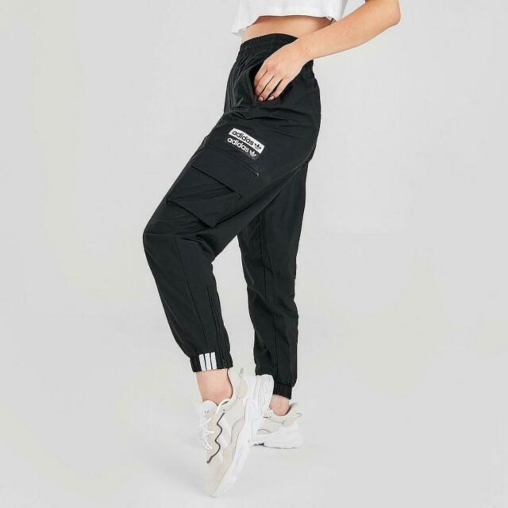 adidas women’s cargo track pants size M